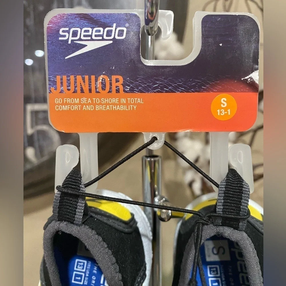 Speedo Surfwalker Pro Boys Water Shoes, size 13-1, new!